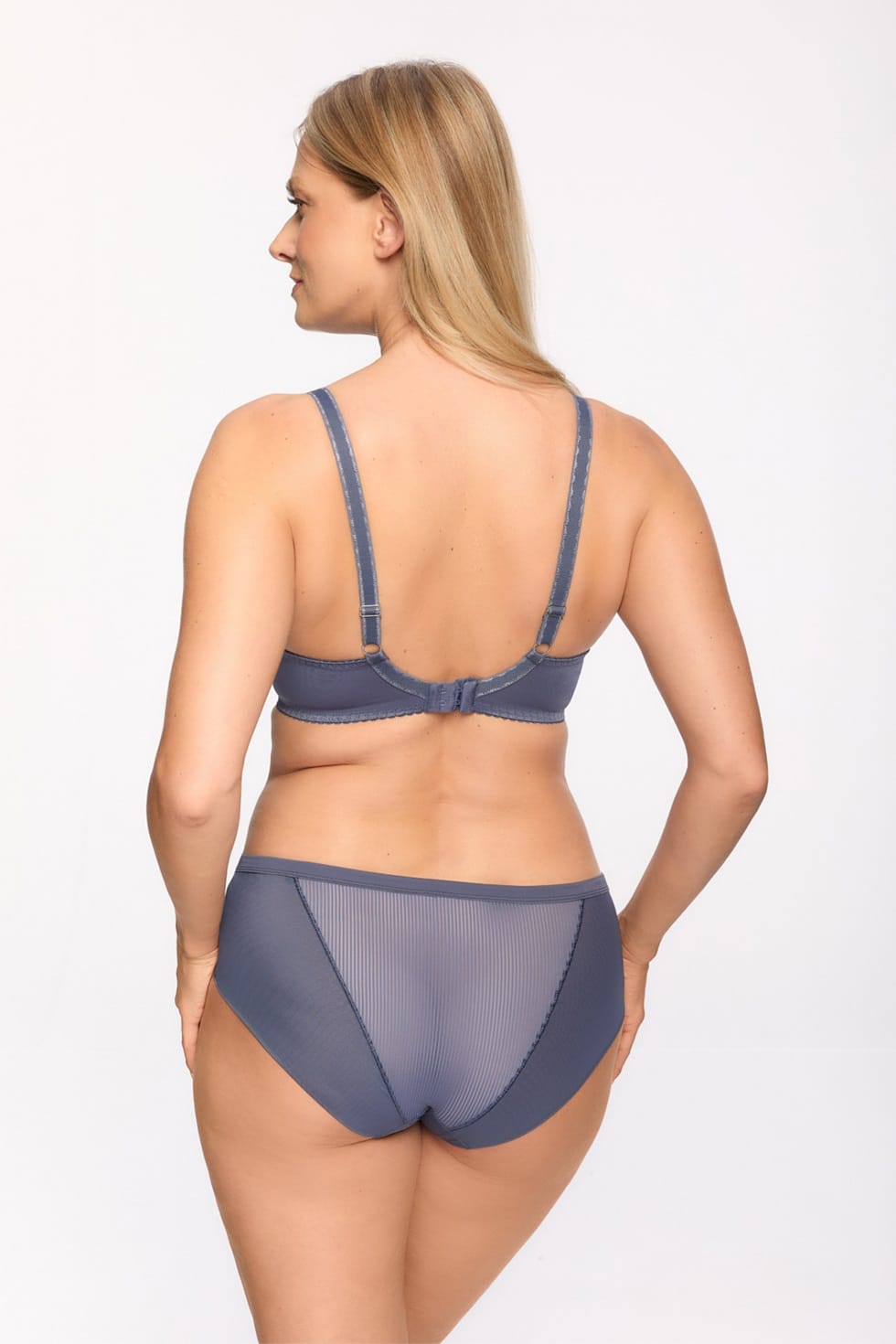 BIUSTONOSZ_GAIA_1058_SONIA_JEANS