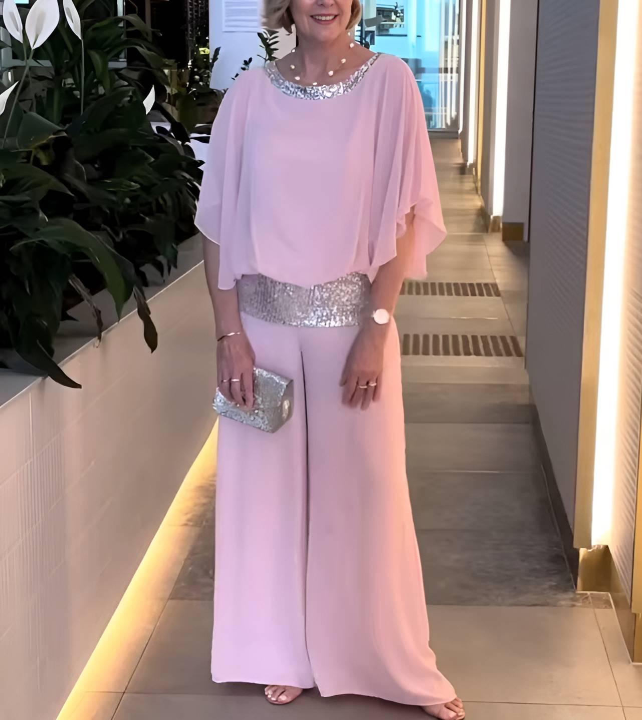 Elegancki komplet z cekinami! Połowa ceny