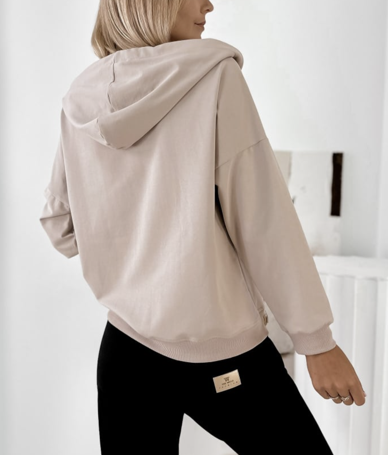 Bluza dresowa z kapturem - obrazek 4
