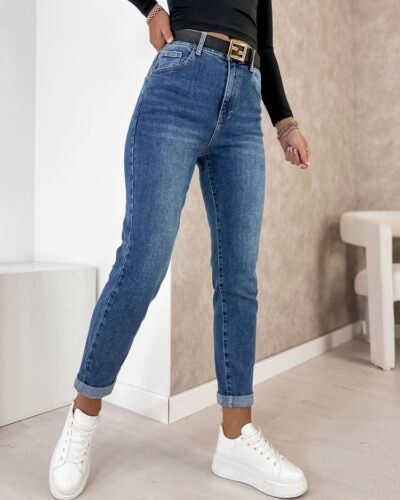 Ciemno niebieskie jeansy